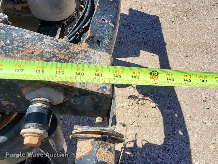 image for item DJ8928 1999 International 9200  semi truck