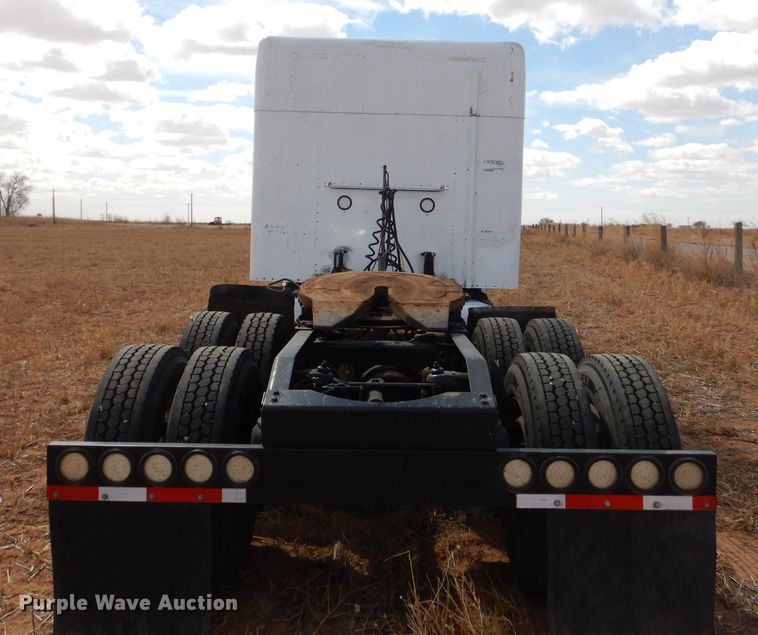 image for item DJ8934 1999 Peterbilt 379  semi truck