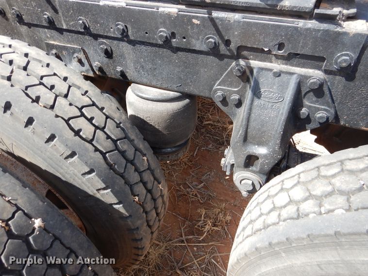 image for item DJ8934 1999 Peterbilt 379  semi truck