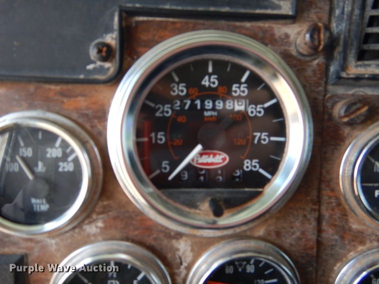 image for item DJ8934 1999 Peterbilt 379  semi truck