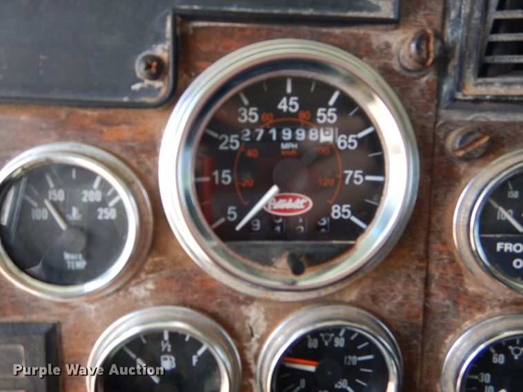 image for item DJ8934 1999 Peterbilt 379  semi truck