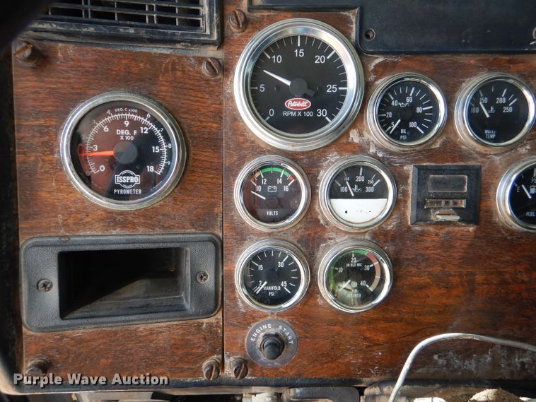 image for item DJ8934 1999 Peterbilt 379  semi truck