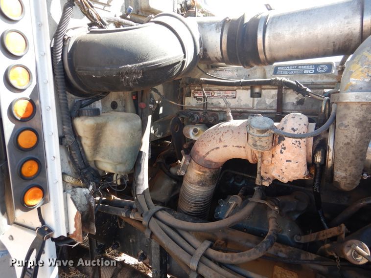 image for item DJ8934 1999 Peterbilt 379  semi truck