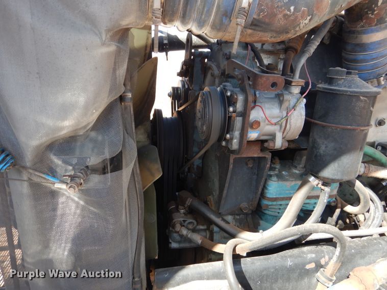 image for item DJ8934 1999 Peterbilt 379  semi truck