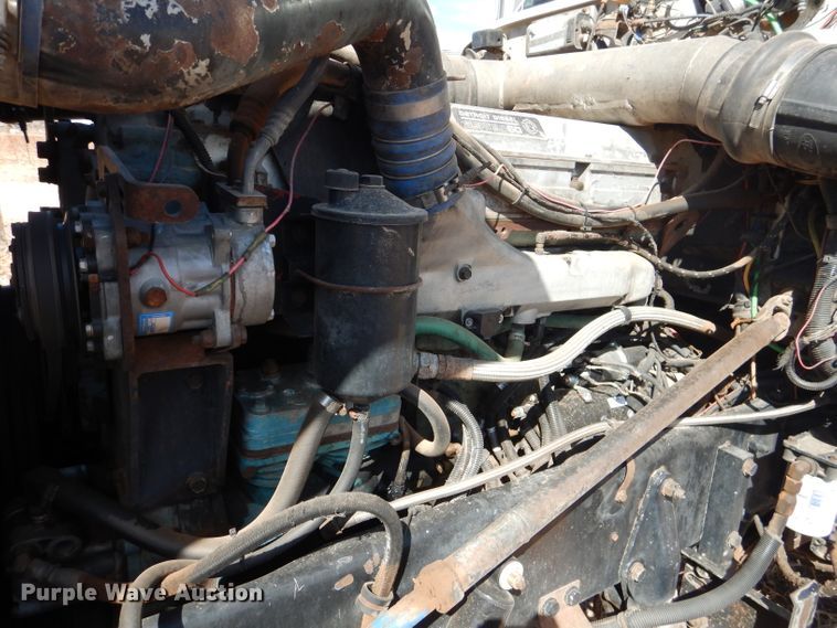 image for item DJ8934 1999 Peterbilt 379  semi truck