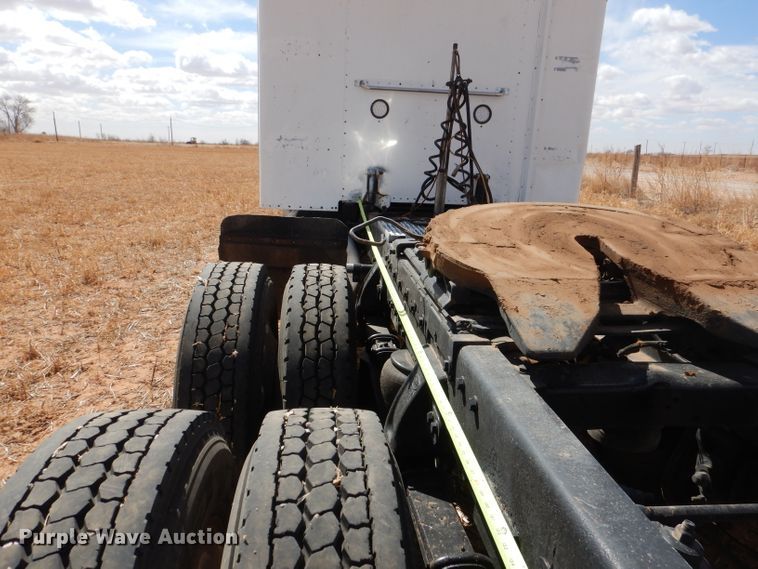 image for item DJ8934 1999 Peterbilt 379  semi truck