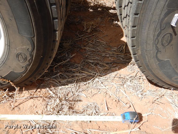 image for item DJ8934 1999 Peterbilt 379  semi truck