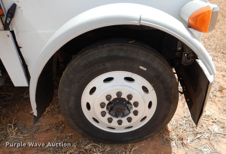 image for item DJ8934 1999 Peterbilt 379  semi truck