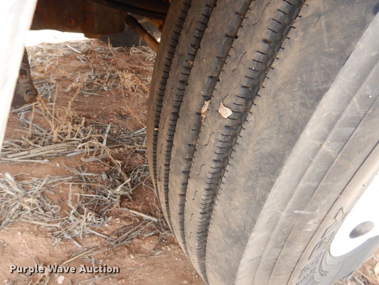 image for item DJ8934 1999 Peterbilt 379  semi truck