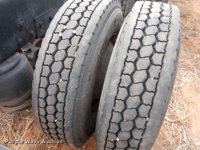 image for item DJ8934 1999 Peterbilt 379  semi truck