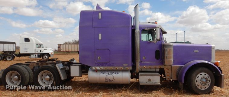 image for item DJ8935 1995 Peterbilt 379  semi truck