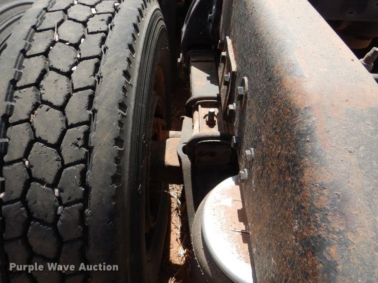 image for item DJ8935 1995 Peterbilt 379  semi truck