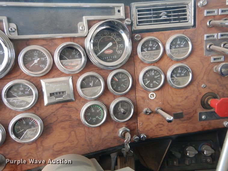 image for item DJ8935 1995 Peterbilt 379  semi truck