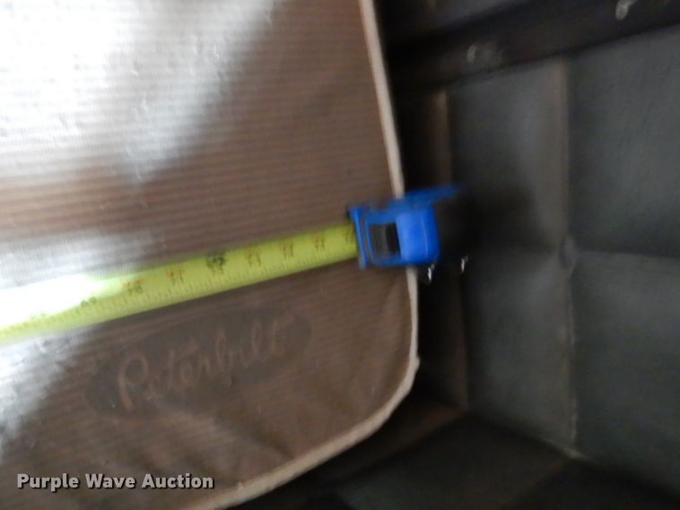 image for item DJ8935 1995 Peterbilt 379  semi truck