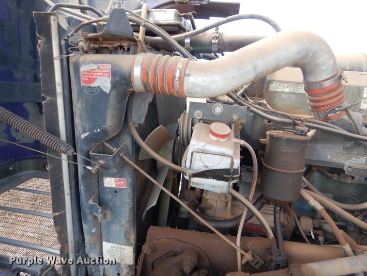 image for item DJ8935 1995 Peterbilt 379  semi truck