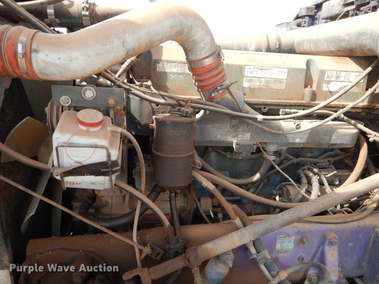 image for item DJ8935 1995 Peterbilt 379  semi truck