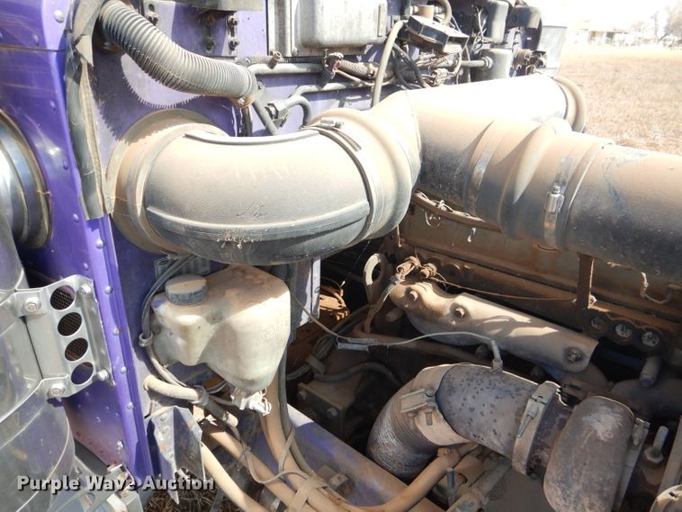 image for item DJ8935 1995 Peterbilt 379  semi truck