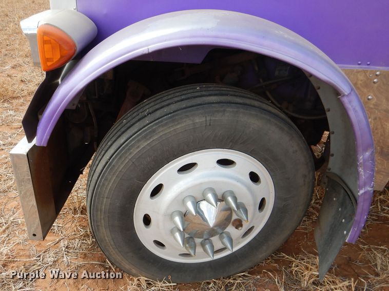 image for item DJ8935 1995 Peterbilt 379  semi truck