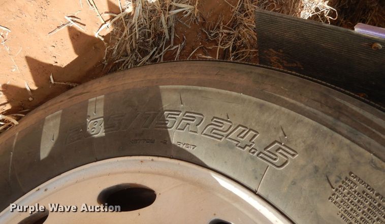 image for item DJ8935 1995 Peterbilt 379  semi truck