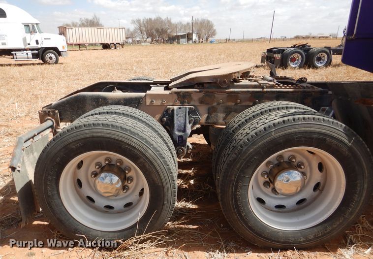 image for item DJ8935 1995 Peterbilt 379  semi truck