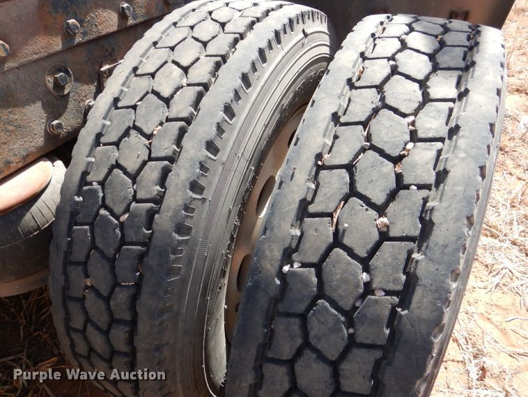 image for item DJ8935 1995 Peterbilt 379  semi truck