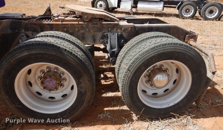 image for item DJ8935 1995 Peterbilt 379  semi truck