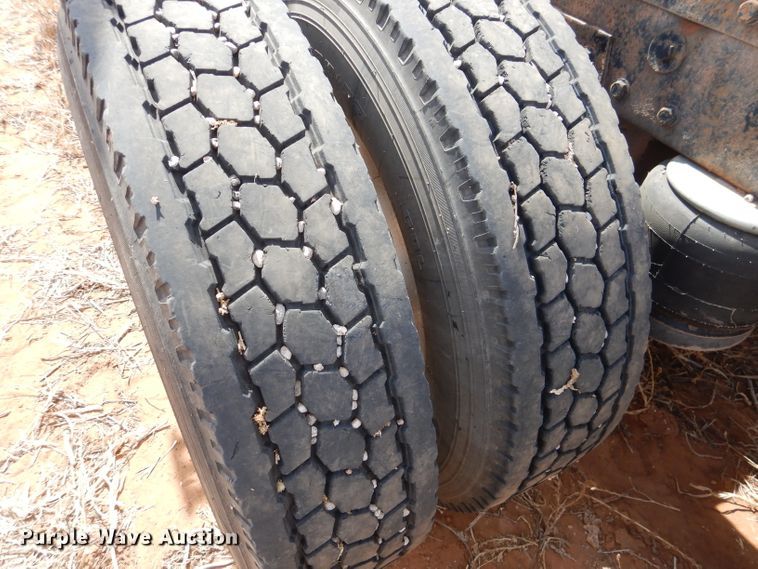 image for item DJ8935 1995 Peterbilt 379  semi truck