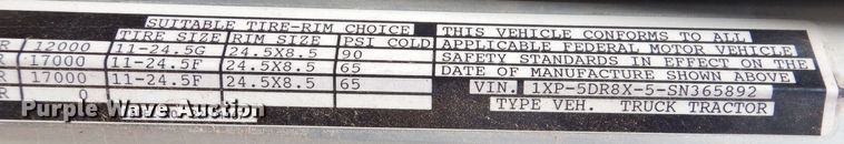 image for item DJ8935 1995 Peterbilt 379  semi truck
