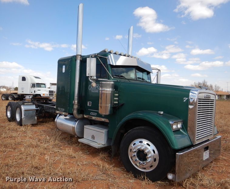 image for item DJ8936 2000 Freightliner FLD  semi truck