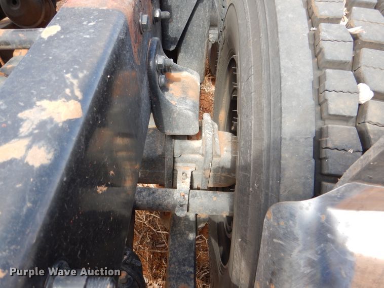 image for item DJ8936 2000 Freightliner FLD  semi truck