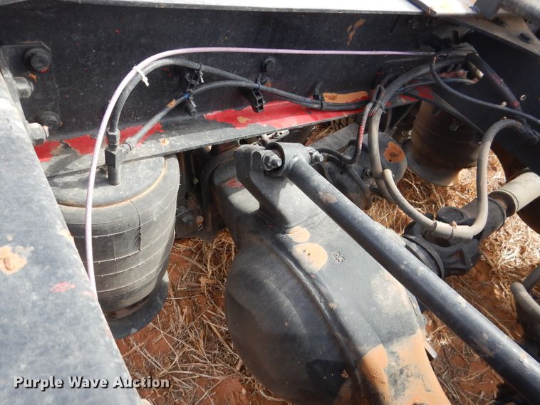 image for item DJ8936 2000 Freightliner FLD  semi truck