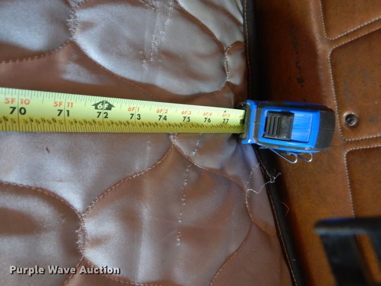 image for item DJ8936 2000 Freightliner FLD  semi truck