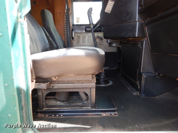 image for item DJ8936 2000 Freightliner FLD  semi truck