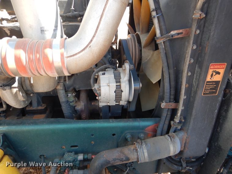 image for item DJ8936 2000 Freightliner FLD  semi truck