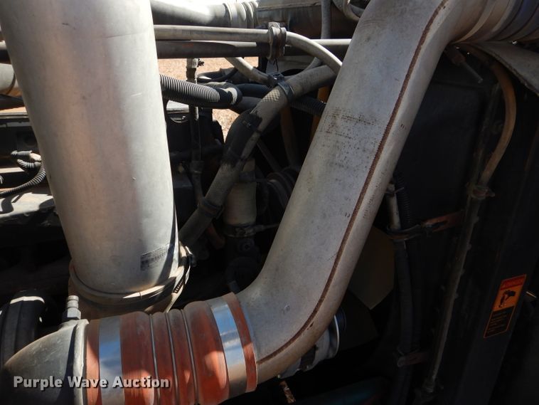 image for item DJ8936 2000 Freightliner FLD  semi truck