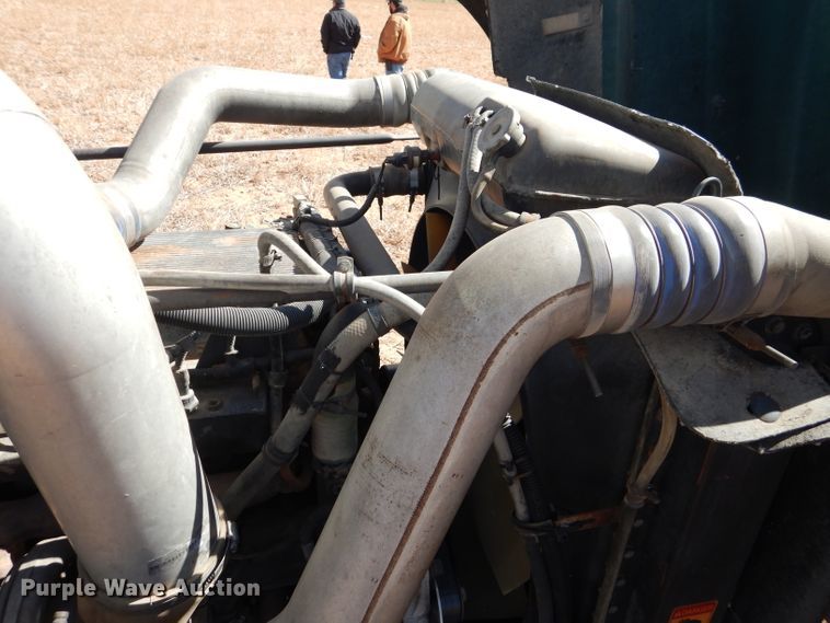 image for item DJ8936 2000 Freightliner FLD  semi truck