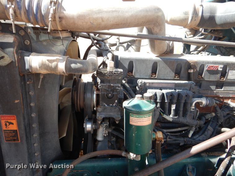 image for item DJ8936 2000 Freightliner FLD  semi truck