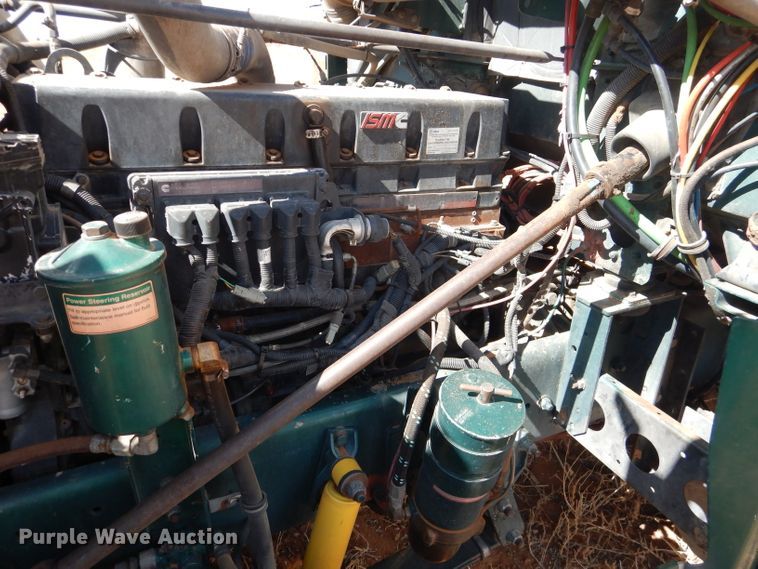 image for item DJ8936 2000 Freightliner FLD  semi truck