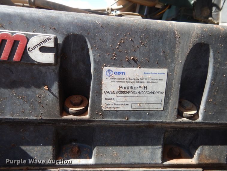 image for item DJ8936 2000 Freightliner FLD  semi truck