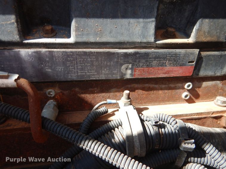 image for item DJ8936 2000 Freightliner FLD  semi truck