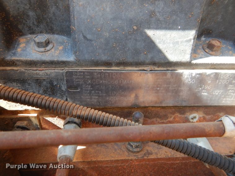 image for item DJ8936 2000 Freightliner FLD  semi truck