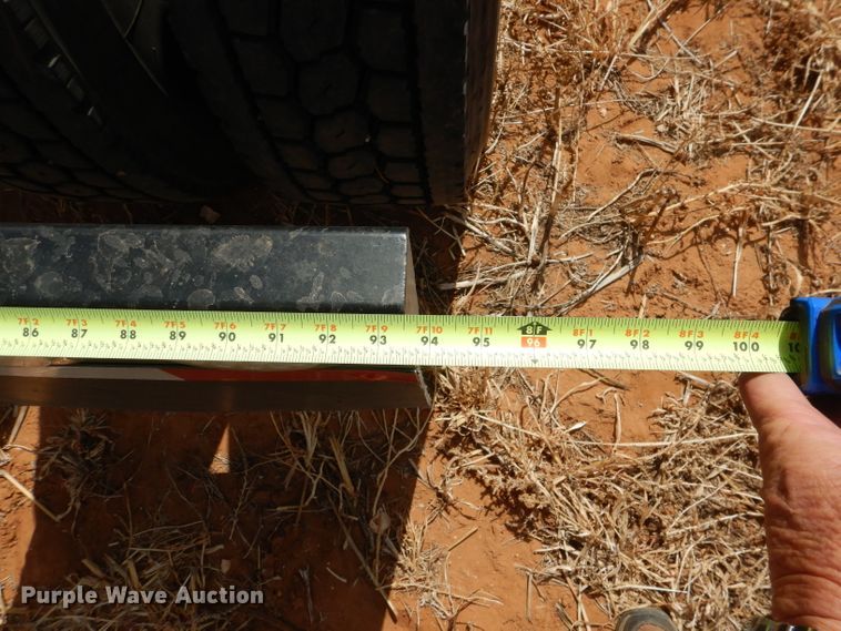 image for item DJ8936 2000 Freightliner FLD  semi truck