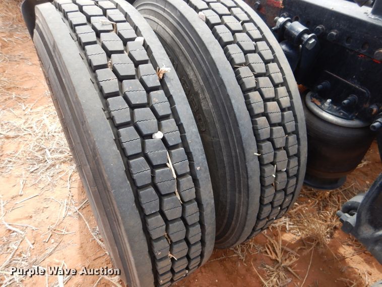 image for item DJ8936 2000 Freightliner FLD  semi truck