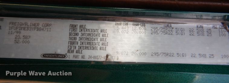 image for item DJ8936 2000 Freightliner FLD  semi truck