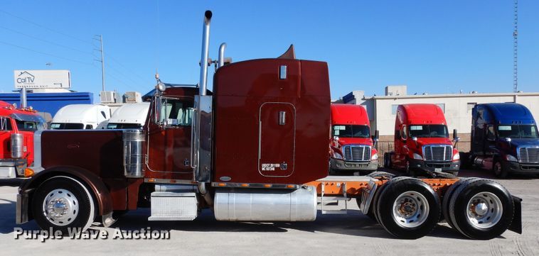 image for item DK0308 1996 Peterbilt 379  semi truck