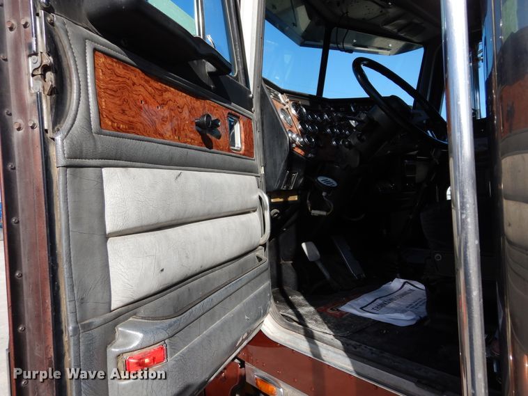 image for item DK0308 1996 Peterbilt 379  semi truck