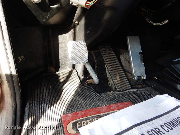 image for item DK0308 1996 Peterbilt 379  semi truck