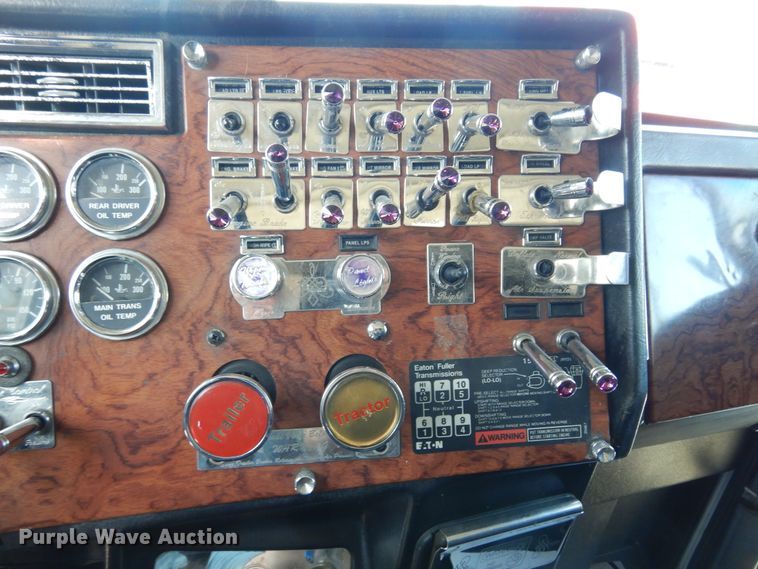 image for item DK0308 1996 Peterbilt 379  semi truck