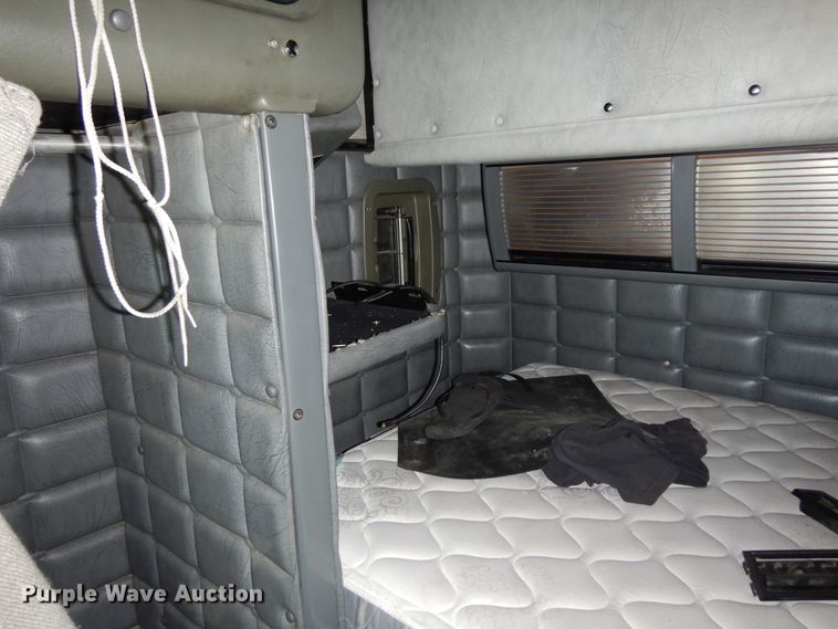 image for item DK0308 1996 Peterbilt 379  semi truck