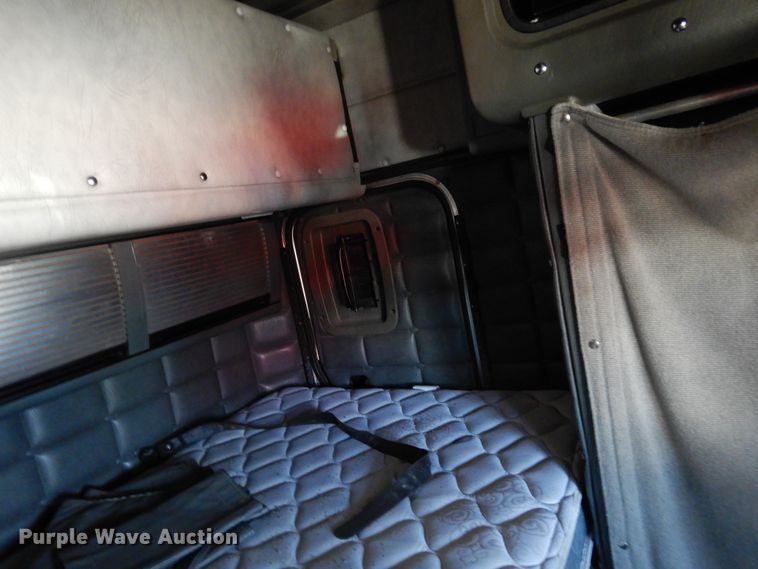 image for item DK0308 1996 Peterbilt 379  semi truck